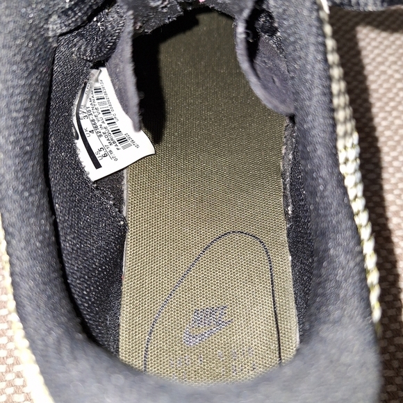 A pair of Nike tanjun racers. They are womens size 6.5. EUC - Picture 13 of 13